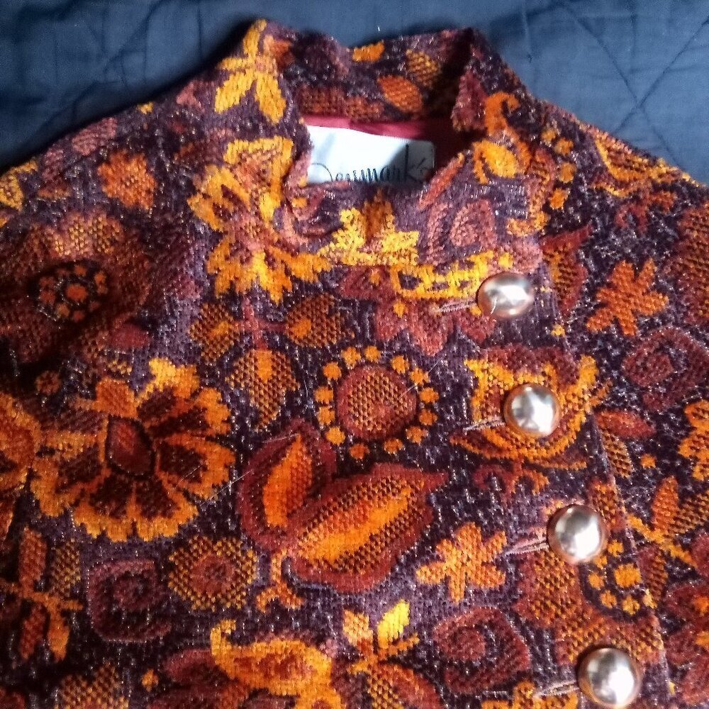 Vintage Denmark's Floral Chenille Tapestry Pattern Wool Cape Cloak